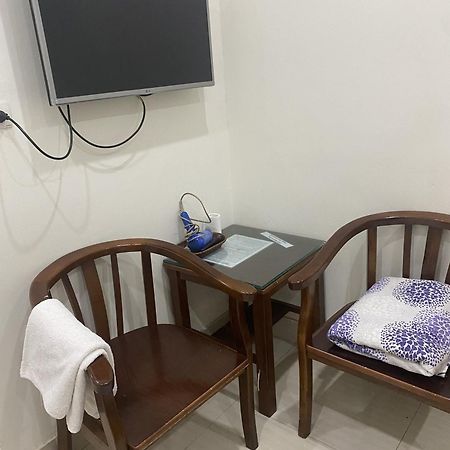 Nam Cuong Motel - Phong Don Co Cua So Thoang Mat Khep Kin - Thang May Hanoi Exterior foto