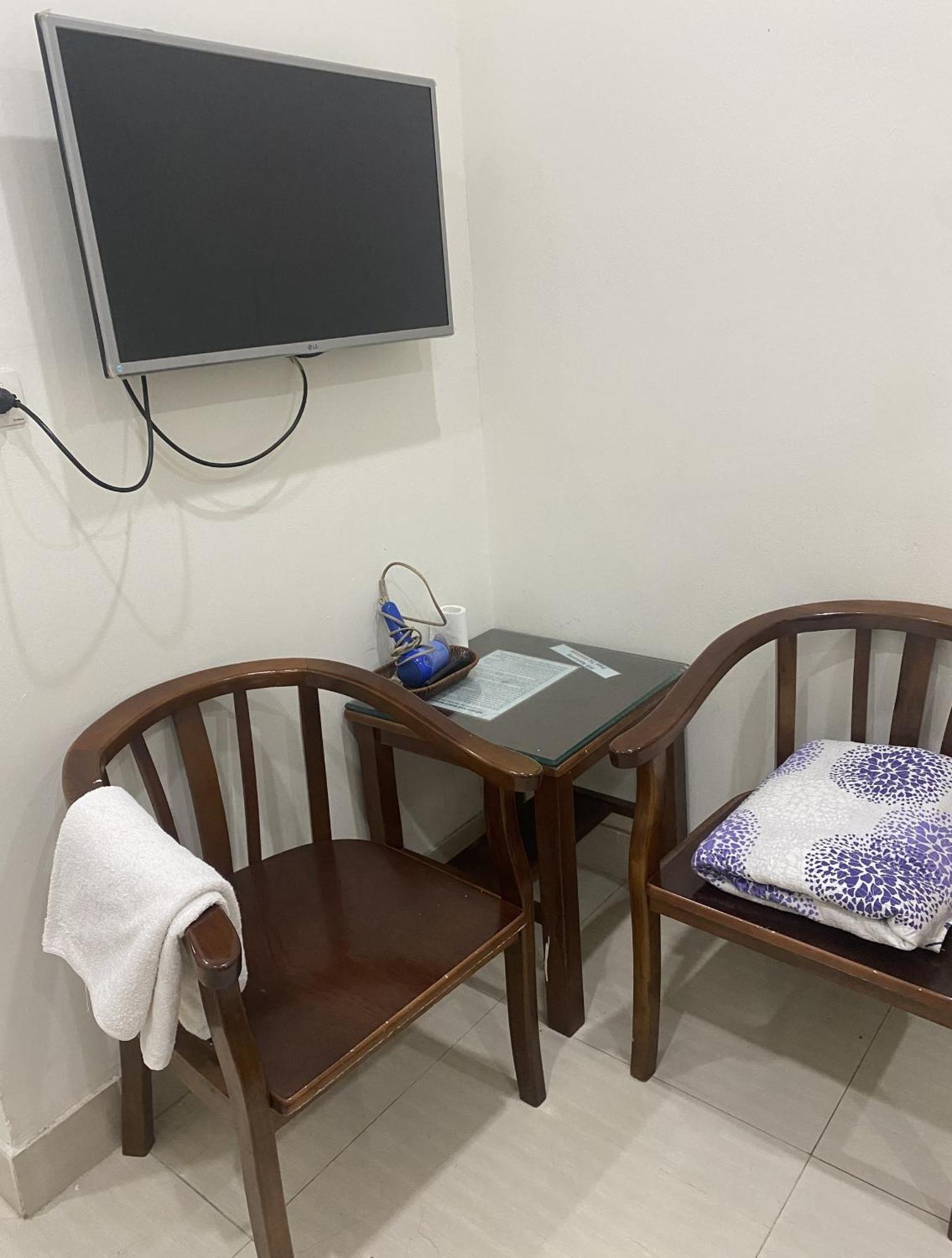 Nam Cuong Motel - Phong Don Co Cua So Thoang Mat Khep Kin - Thang May Hanoi Exterior foto
